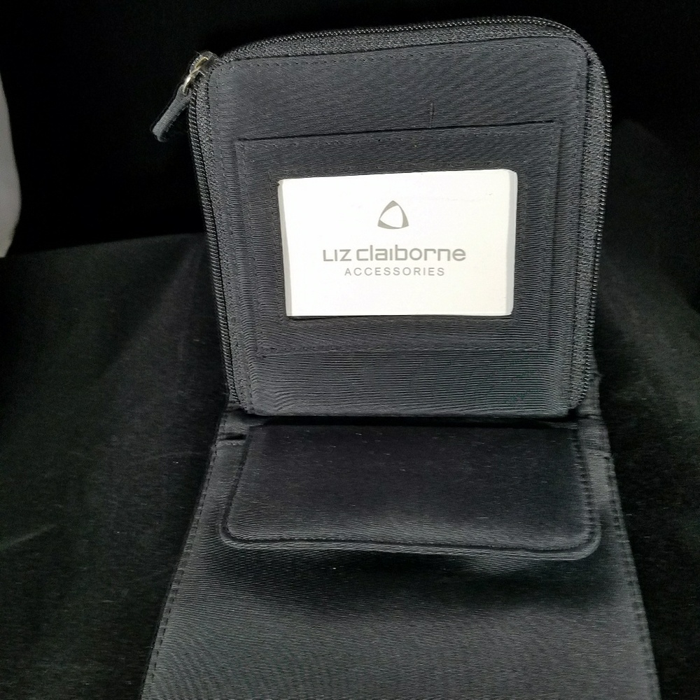Ladies Clutch Wallet - Picture 3 of 4